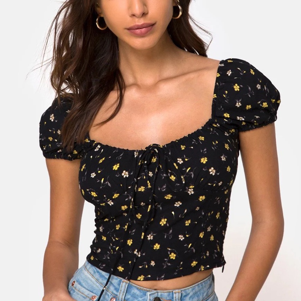 Motel Mazu Top Pretty Petal Black